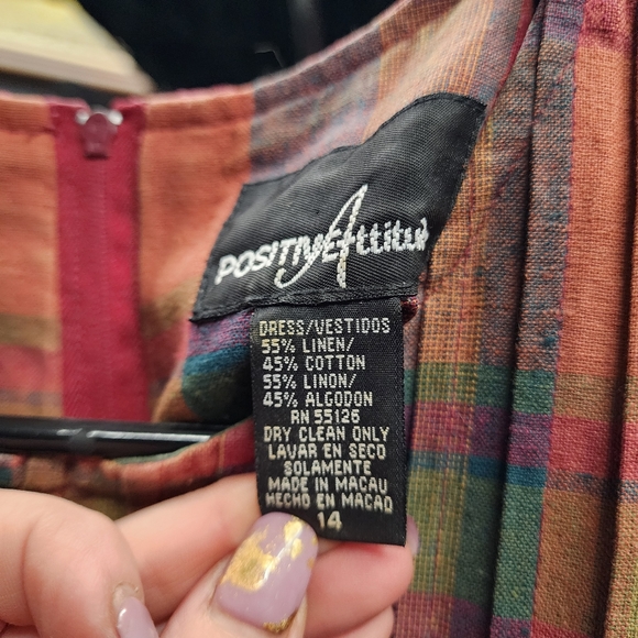 VINTAGE POSITIVE ATTITUDE Tartan Pleated Linen Midi Dress 14 - Picture 4 of 5